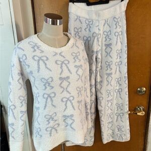 Cupcakes & Cashmere lounge set. Bows. Xs.